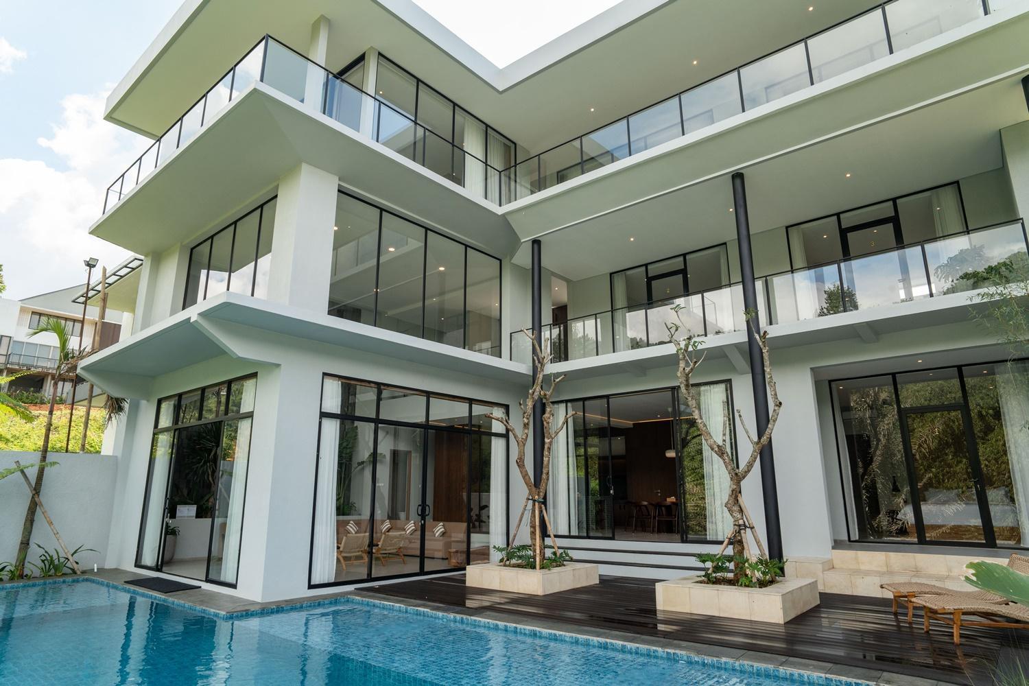 Kireina Mori Forest View 6 Bedrooms With A Private Heated Swimming Pool And A Movie * Bandung